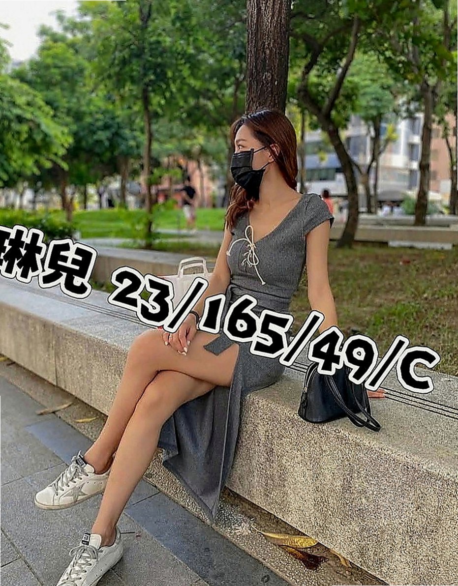 澎湖外送服務：小布丁 |美甲師|165cm|46kg|E罩杯|23歲|嬌小可愛夜校生粉紅內在 聲音甜美 身材: 瘦身嫩乳,粉紅色的奶奶,